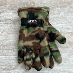 Sport mens fleece camouflage gloves $5/25